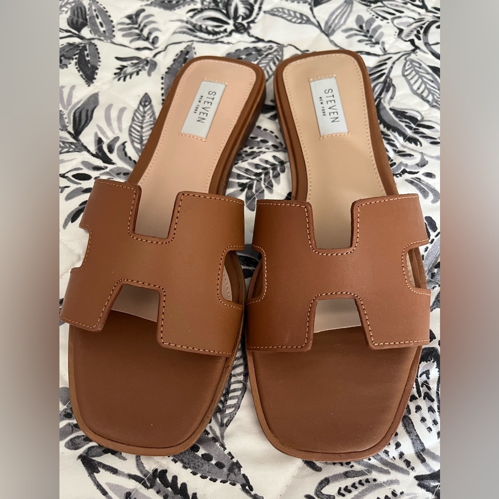 Brand New In Box - Steve Madden HADYN Slide